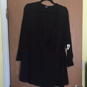 Black Old Navy shirt